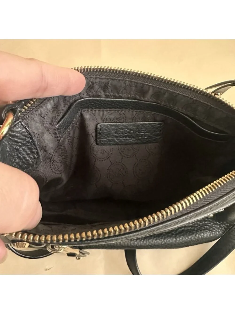 Michael Kors Black Leather Cross Body Bag Purse Gold Hardware Adjustable Strap